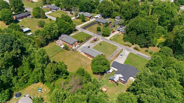 464 Cedar Drive, Winston-salem, NC 27107
