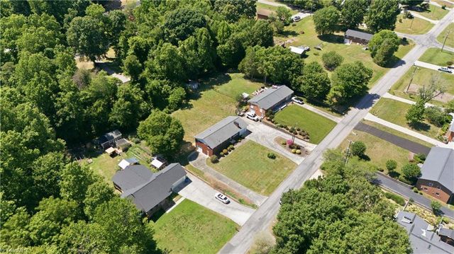 464 Cedar Drive, Winston-salem, NC 27107