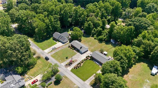 464 Cedar Drive, Winston-salem, NC 27107