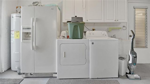 3339 SE 16th PL, Cape Coral, FL 33904