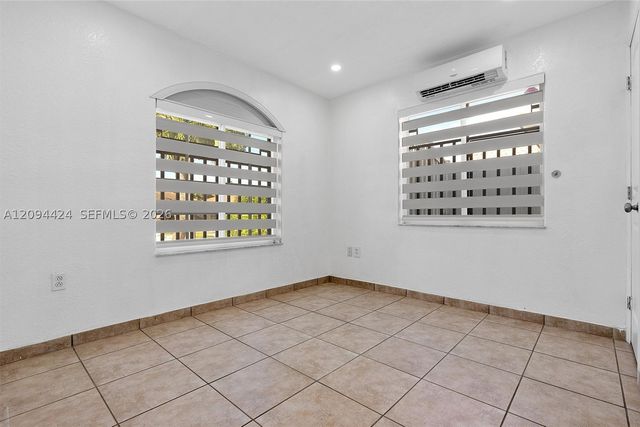 10124 NW 127th Ter, Hialeah Gardens, FL 33018