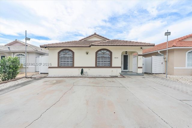 10124 NW 127th Ter, Hialeah Gardens, FL 33018