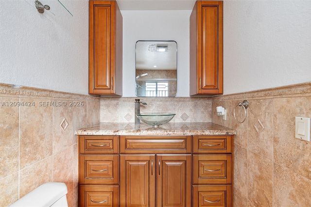 10124 NW 127th Ter, Hialeah Gardens, FL 33018