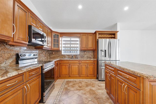 10124 NW 127th Ter, Hialeah Gardens, FL 33018