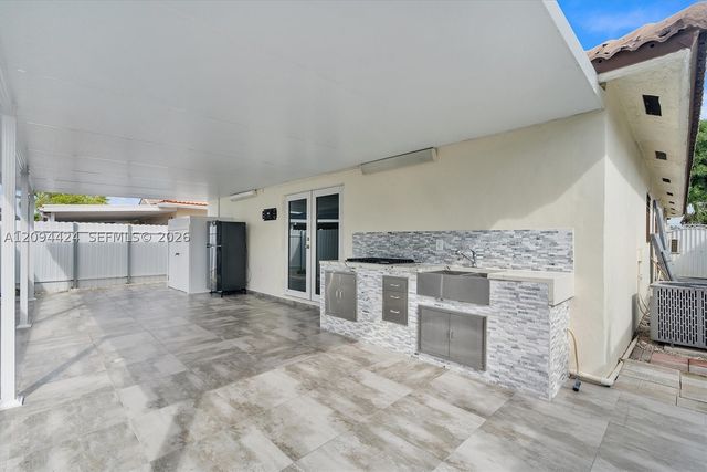 10124 NW 127th Ter, Hialeah Gardens, FL 33018