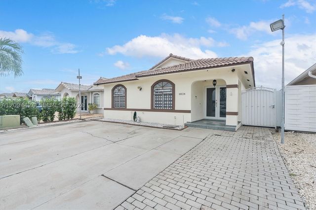 10124 NW 127th Ter, Hialeah Gardens, FL 33018