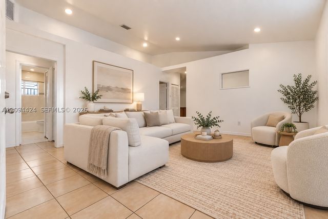 10124 NW 127th Ter, Hialeah Gardens, FL 33018