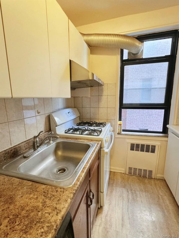 150-29 72nd 3E, Kew Garden Hills, NY 11367 — photo 3