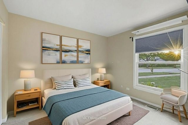 548 Hamilton Avenue, Westmont, IL 60559