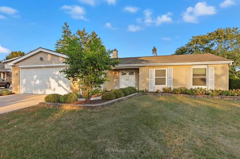 548 Hamilton Avenue, Westmont, IL 60559