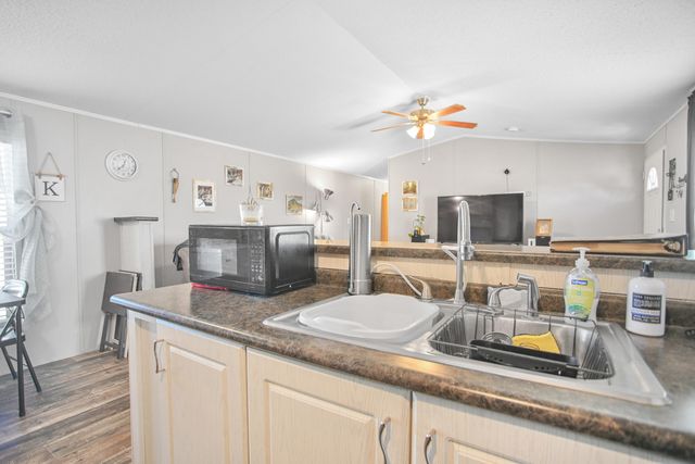 2343 Sunrise Lane, Levelland, TX 79336