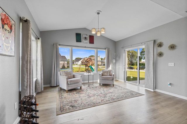 9352 S Arbor Creek DRIVE, Oak Creek, WI 53154