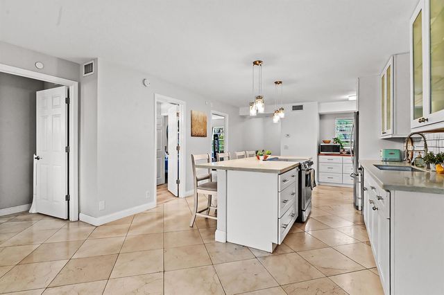 6400 NW 2nd Avenue 124, Boca Raton, FL 33487