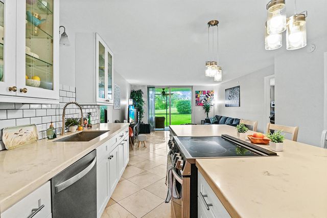 6400 NW 2nd Avenue 124, Boca Raton, FL 33487