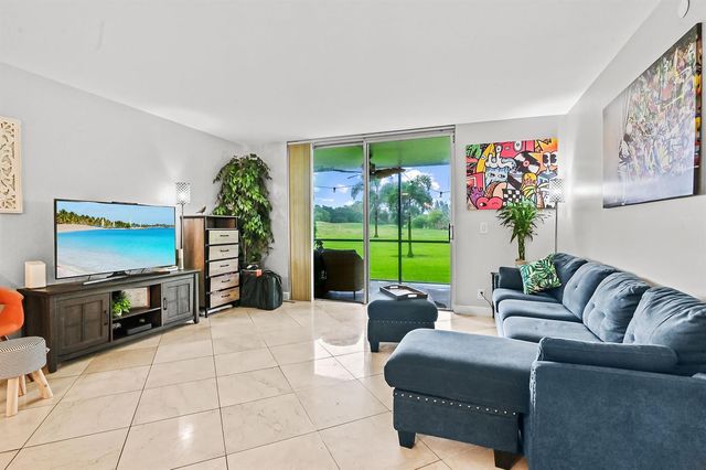 6400 NW 2nd Avenue 124, Boca Raton, FL 33487