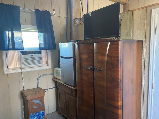 1481 County Road 201, Sargent, TX 77414