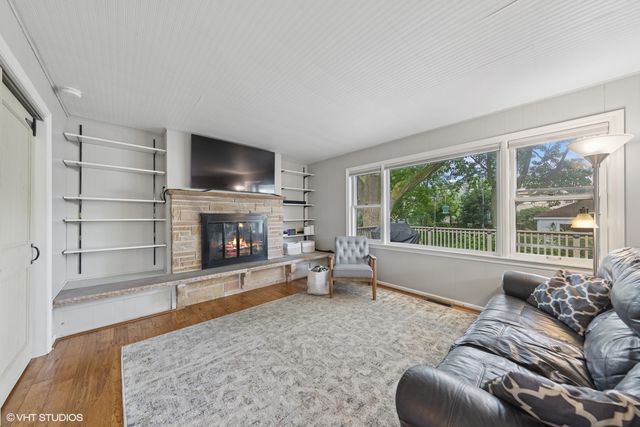 732 S La Grange Road, La Grange, IL 60525