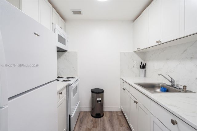 1051 NE 163rd St 2, North Miami Beach, FL 33162