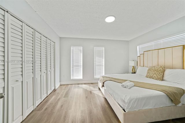 1051 NE 163rd St 2, North Miami Beach, FL 33162