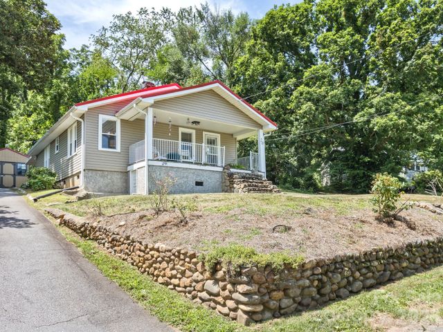 20 Cottage Street, Woodfin, NC 28804