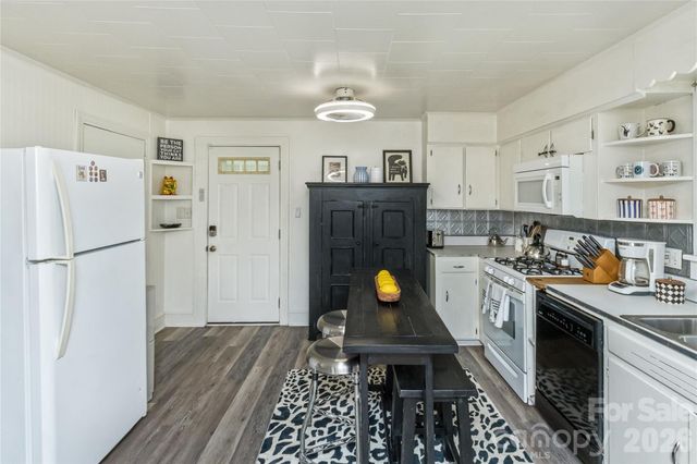 20 Cottage Street, Woodfin, NC 28804