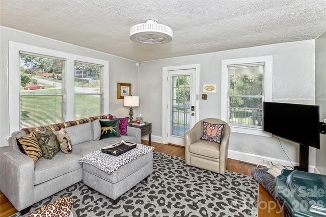 20 Cottage Street, Woodfin, NC 28804