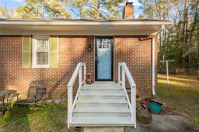 21092 Southampton PW, Courtland, VA 23837