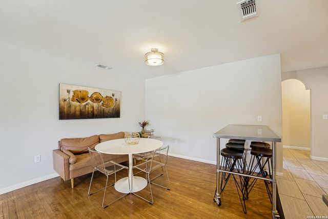 2540 W SUMMIT AVE, San Antonio, TX 78228