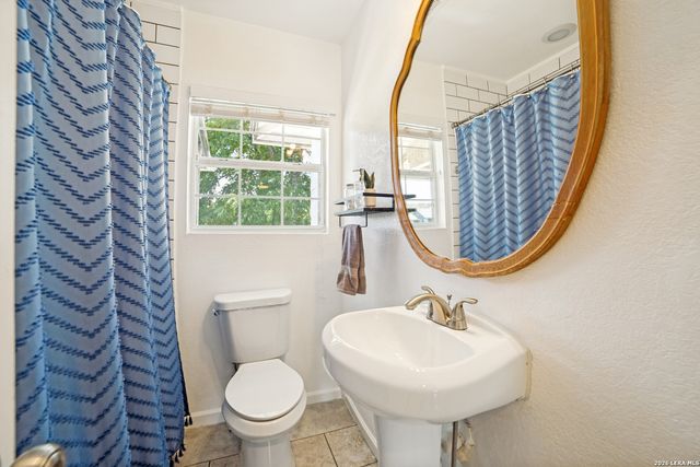 2540 W SUMMIT AVE, San Antonio, TX 78228