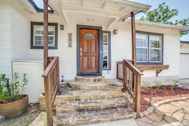 2540 W SUMMIT AVE, San Antonio, TX 78228