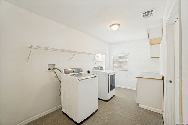 2540 W SUMMIT AVE, San Antonio, TX 78228