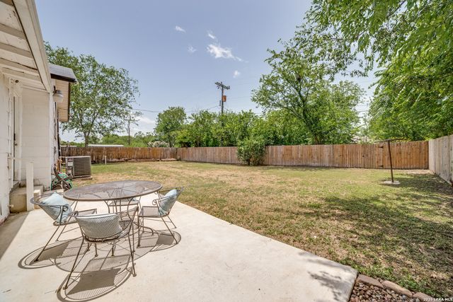 2540 W SUMMIT AVE, San Antonio, TX 78228