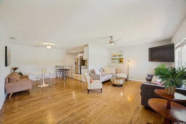 2540 W SUMMIT AVE, San Antonio, TX 78228
