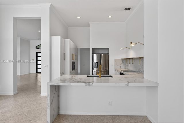 812 Regal Cove Rd, Weston, FL 33327