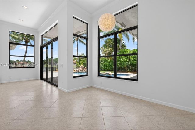 812 Regal Cove Rd, Weston, FL 33327