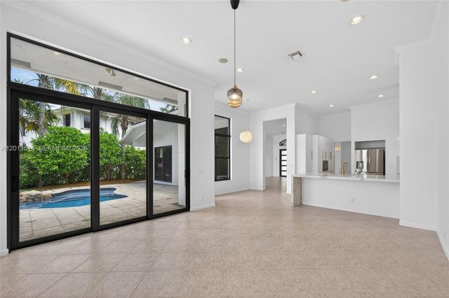812 Regal Cove Rd, Weston, FL 33327