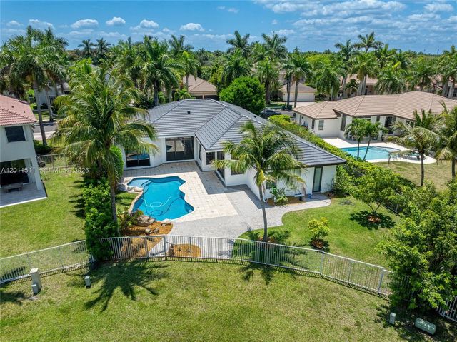 812 Regal Cove Rd, Weston, FL 33327