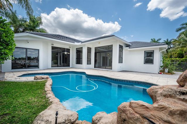 812 Regal Cove Rd, Weston, FL 33327