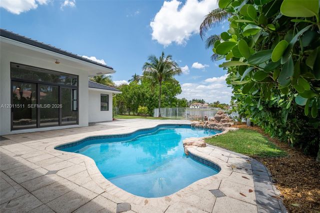 812 Regal Cove Rd, Weston, FL 33327