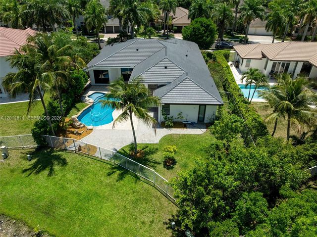 812 Regal Cove Rd, Weston, FL 33327
