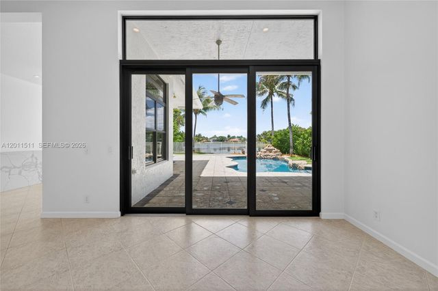812 Regal Cove Rd, Weston, FL 33327