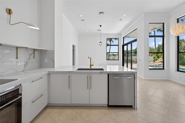 812 Regal Cove Rd, Weston, FL 33327