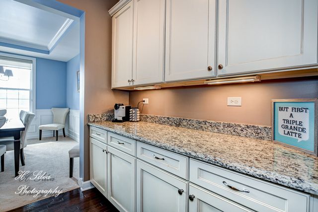 1403 Karen Drive, West Dundee, IL 60118