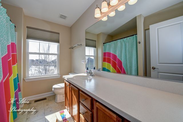 1403 Karen Drive, West Dundee, IL 60118