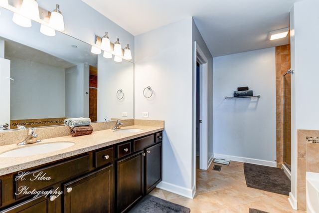 1403 Karen Drive, West Dundee, IL 60118