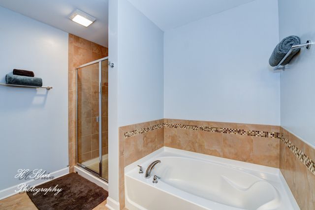 1403 Karen Drive, West Dundee, IL 60118