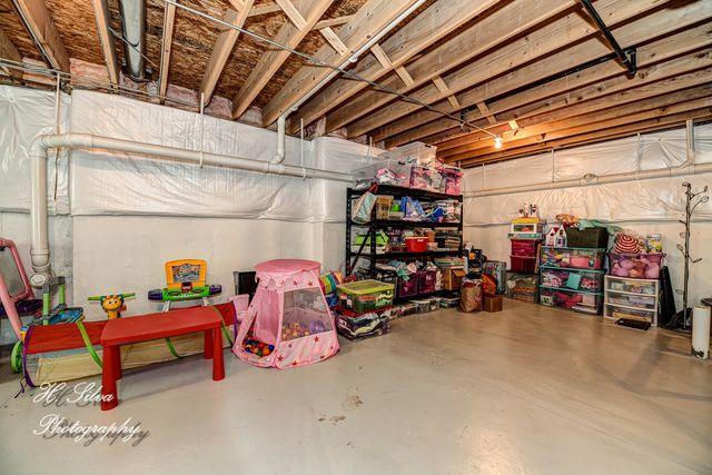 1403 Karen Drive, West Dundee, IL 60118