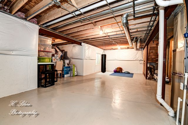 1403 Karen Drive, West Dundee, IL 60118