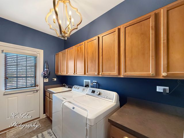 1403 Karen Drive, West Dundee, IL 60118