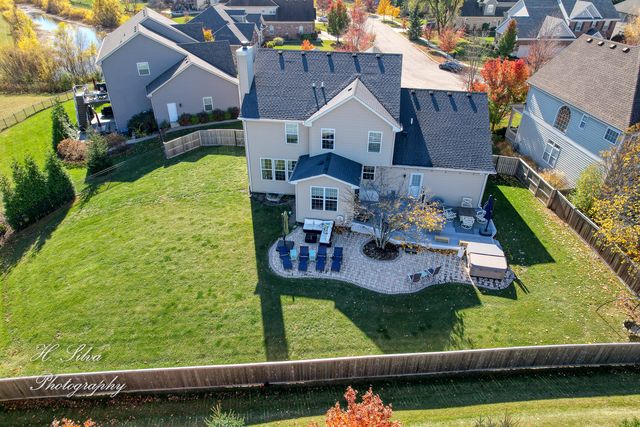 1403 Karen Drive, West Dundee, IL 60118